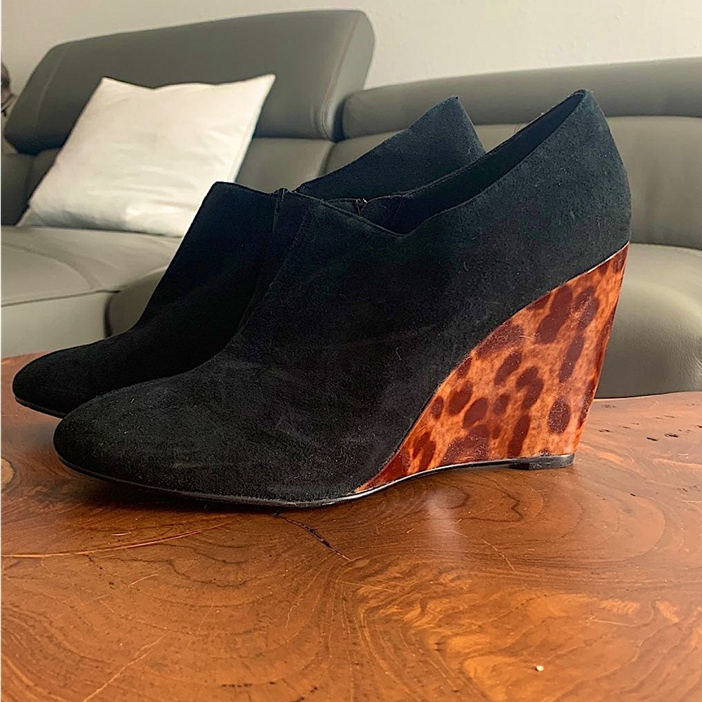 NWT Beverly Feldman Booties